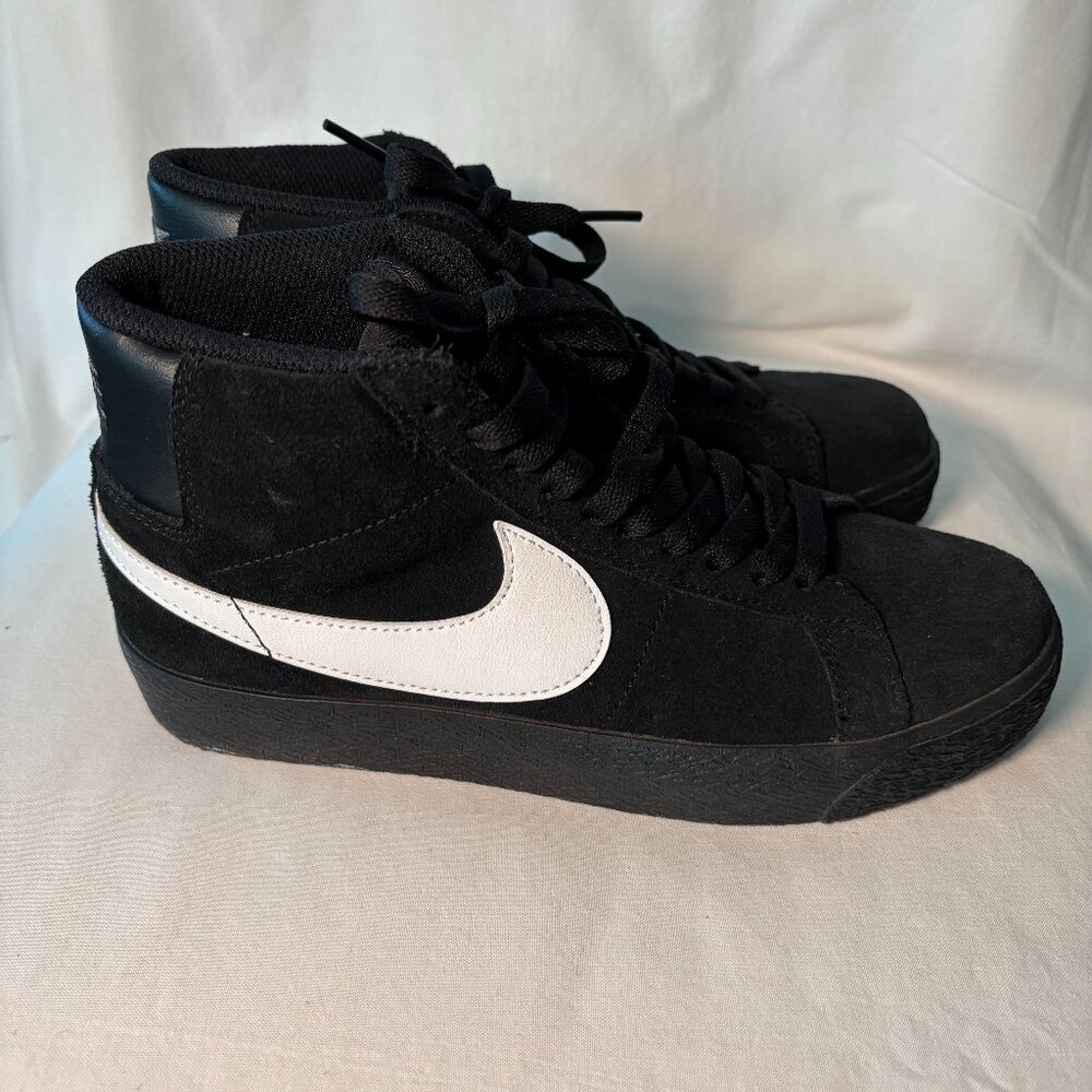 Nike SB Blazer Mid Black Suede Sneakers White Swoosh Skateboarding Shoes